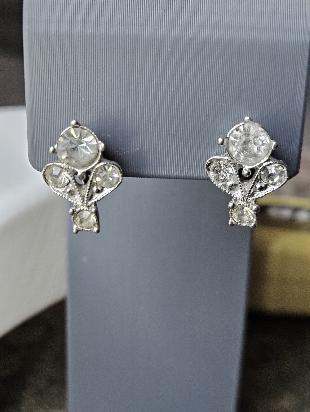 Vintage Silver Tone Costume Rhinestone Flower Earrings With Screw Back